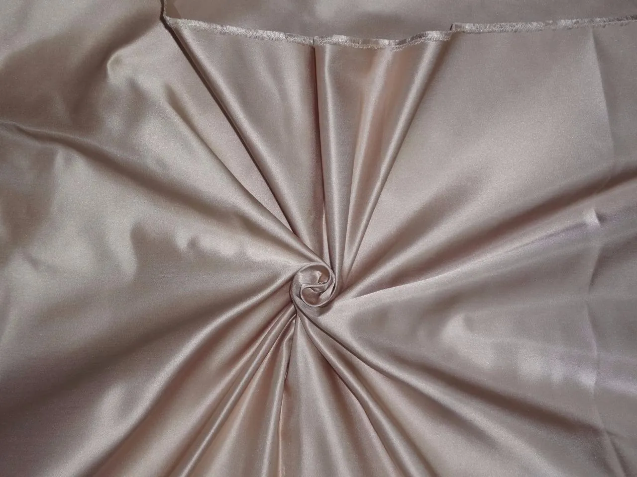 SILK DUTCHESS LIGHT GOLD X BEIGE 54&quot;